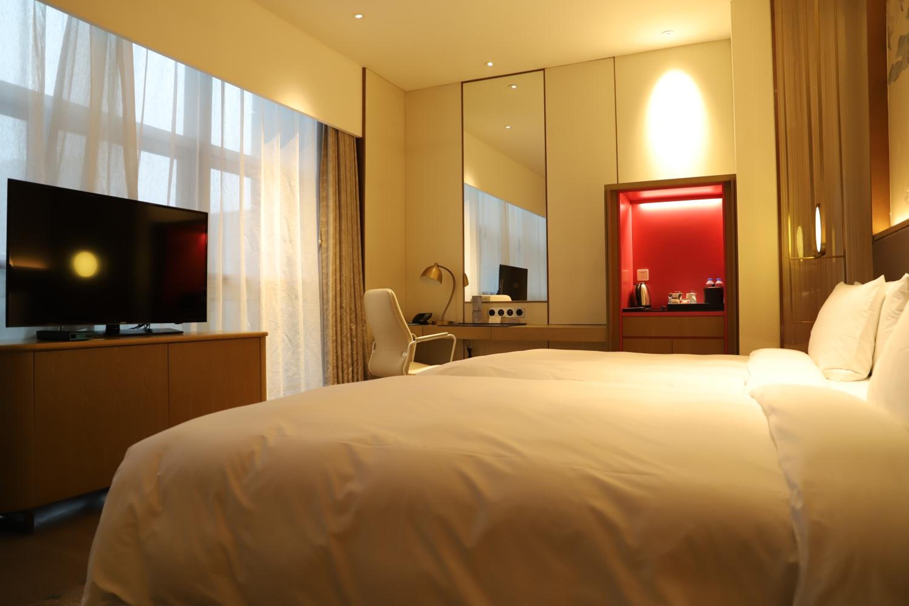 Executive, Queen Bed