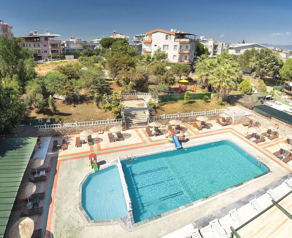 Temple Beach Hotel 7/40