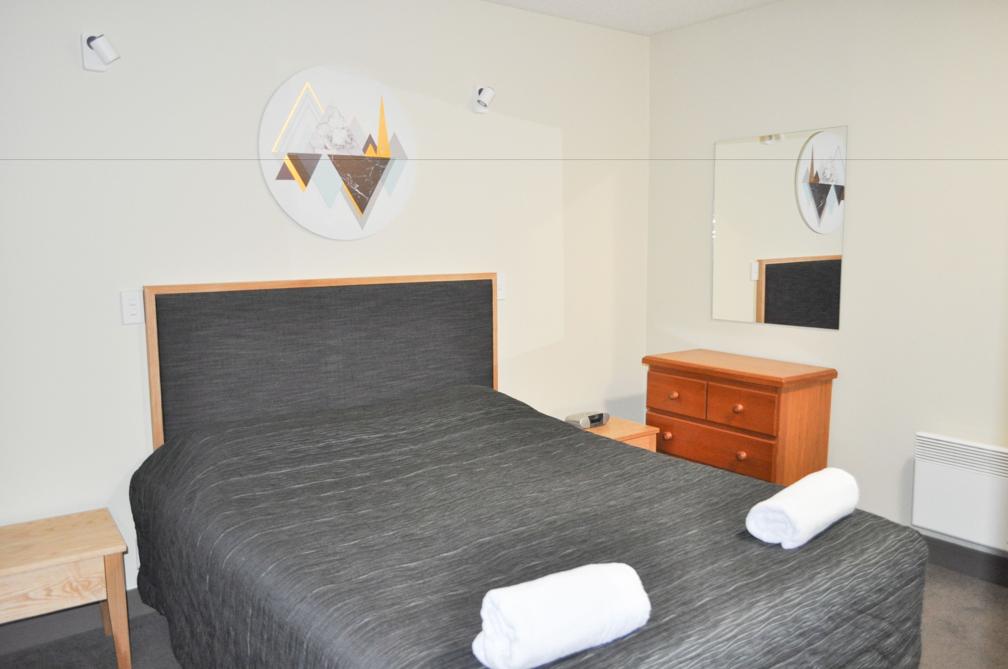 1 BEDROOM, APARTMENT