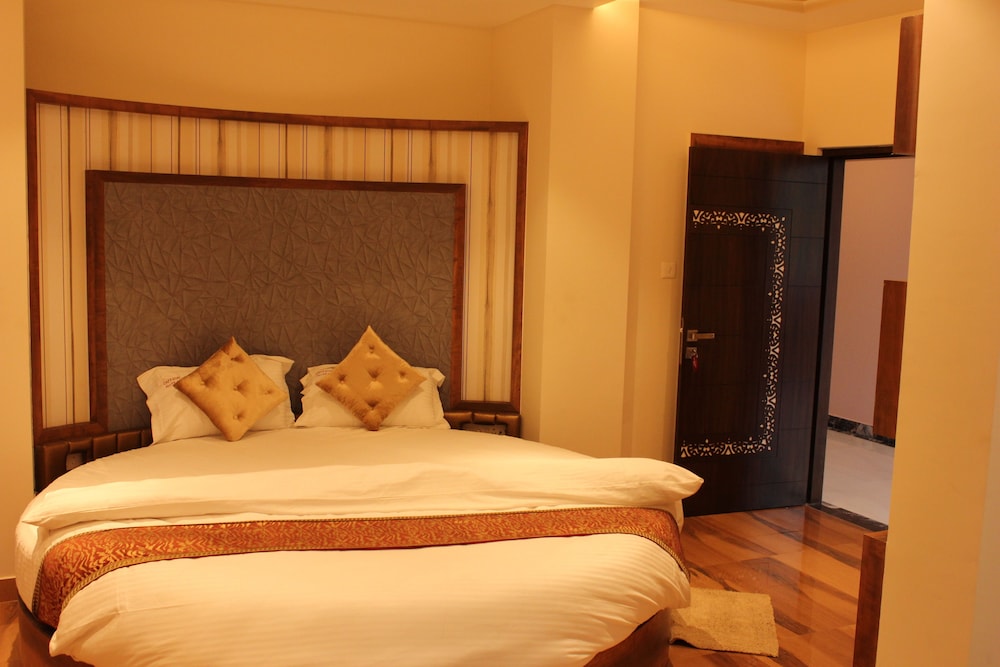 جناح ملكي بسرير كينج، Hotel Saffron 5/9