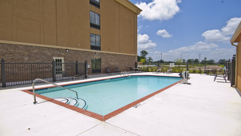 Holiday Inn Express Hotel And Suites Jackson Pearl Intl Airport 52/53