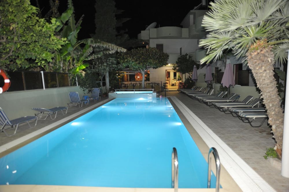 Anseli Hotel Apartments and Studios 27/33