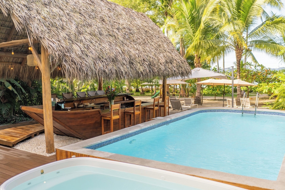 Isla Chiquita Glamping Hotel 25/50
