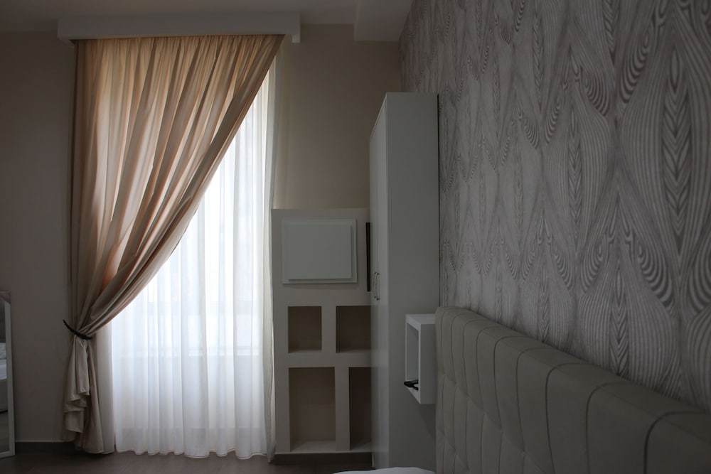 Philip Royal B&B 13/50