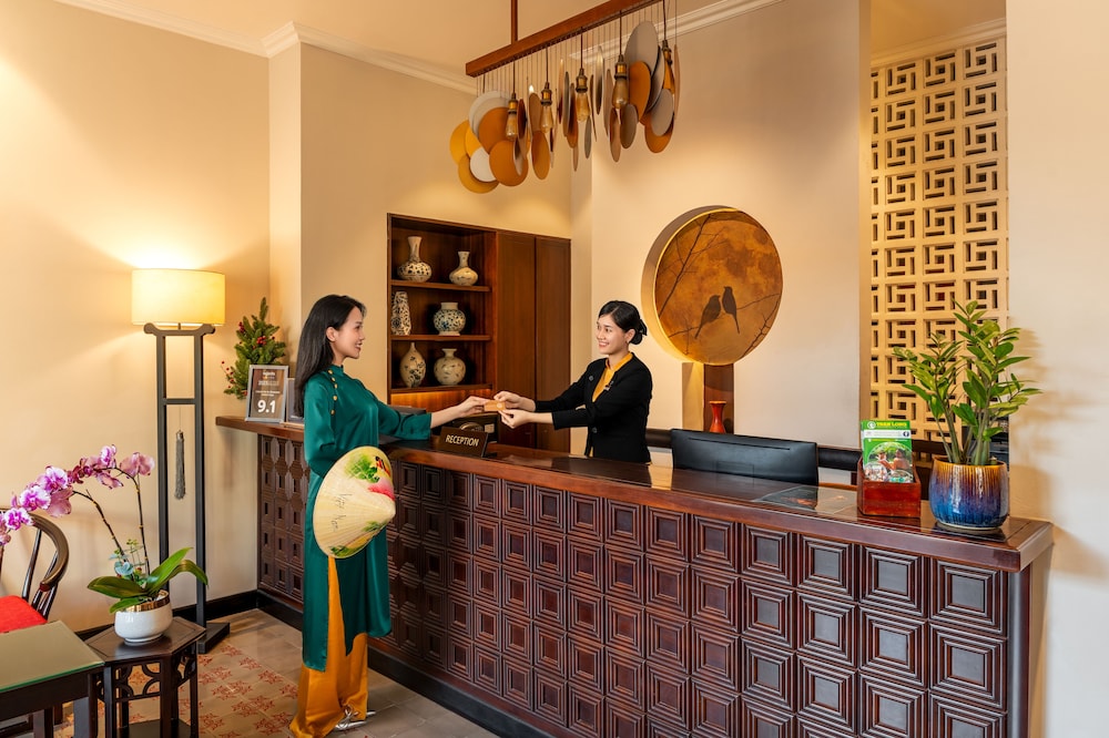 Laluna Hoi An Riverside Hotel & Spa 8/71