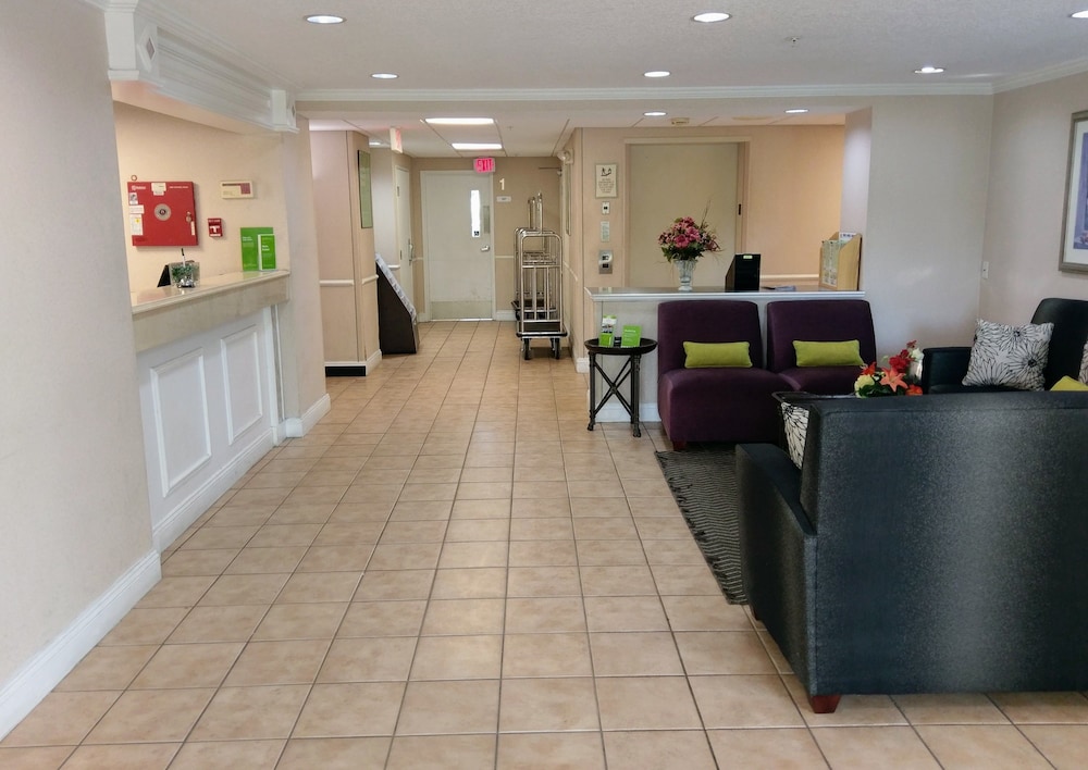 La Quinta Inn & Suites by Wyndham Melbourne Viera 6/56
