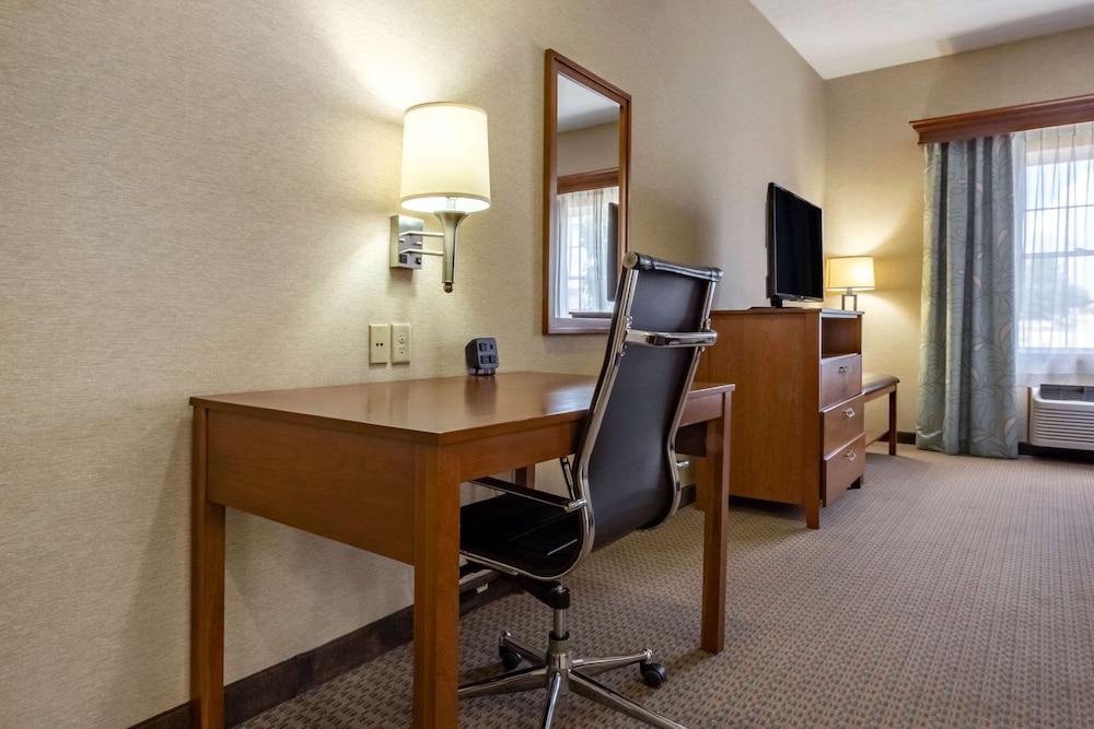 Comfort Suites Hotel and Conference Center, Berlin OH 35/36