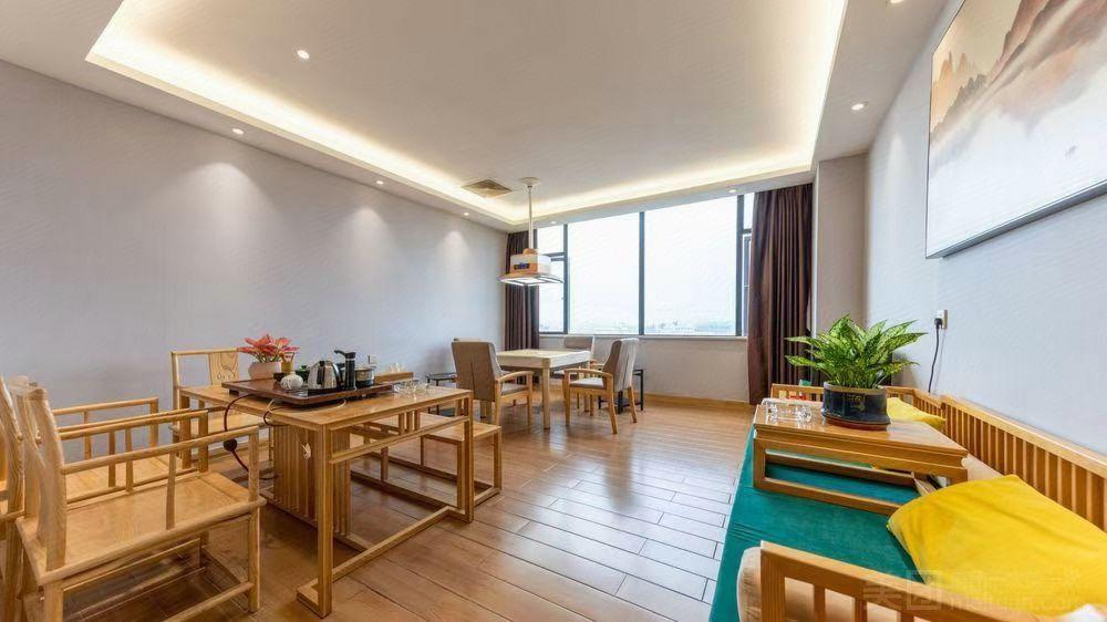 Vienna International Hotel (Zhuhai Gaolangang International) 42/56