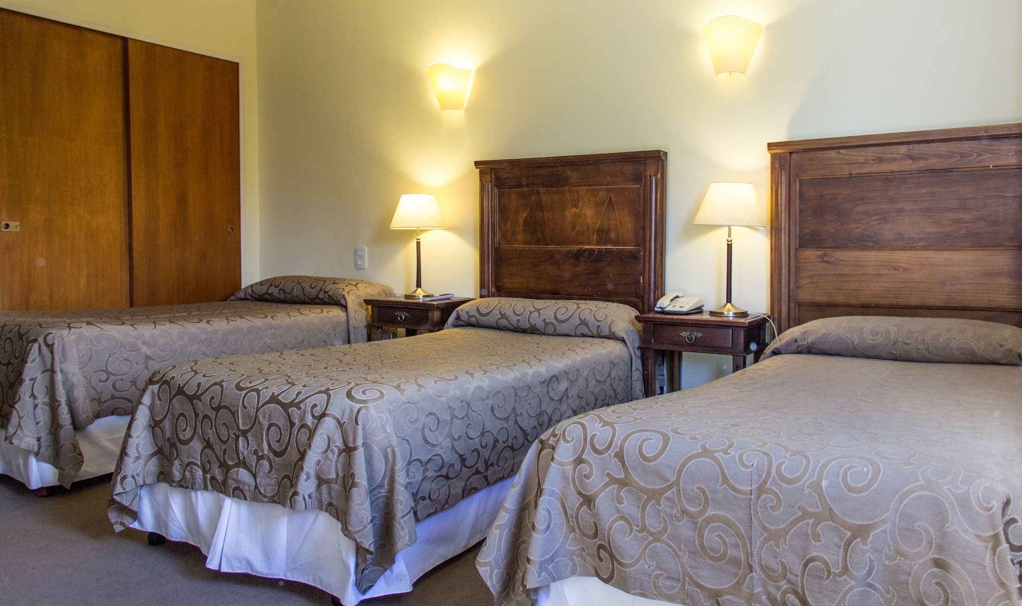 غرفة رباعية، HOTEL KALKEN 6/10
