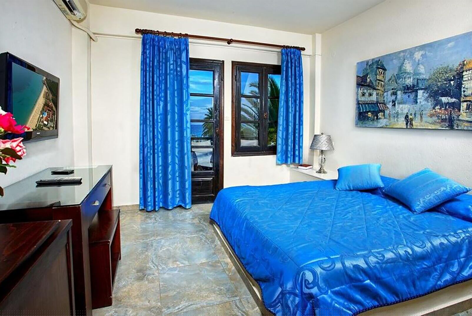 Family, Queen and Twin Beds, Sea View, Near the Pool