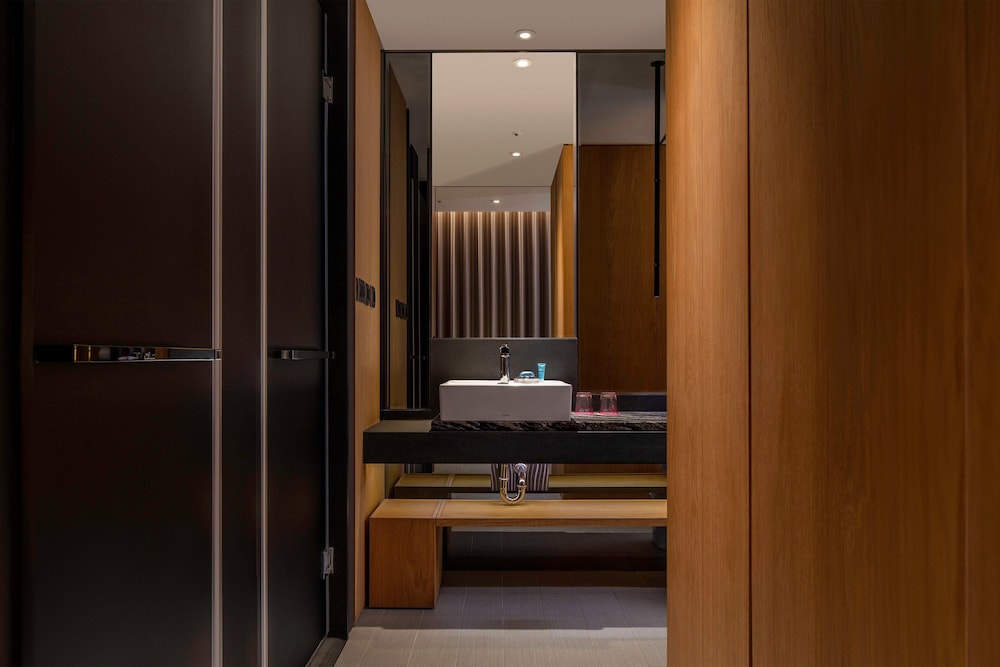 Aloft Taipei Zhongshan Hotel 13/36