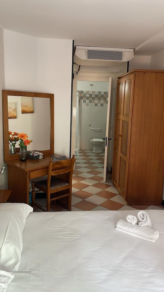 Hotel Montecodeno 6/26