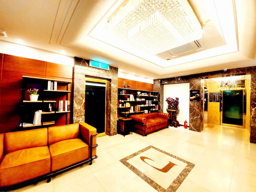 Uneed Hotel 5/60