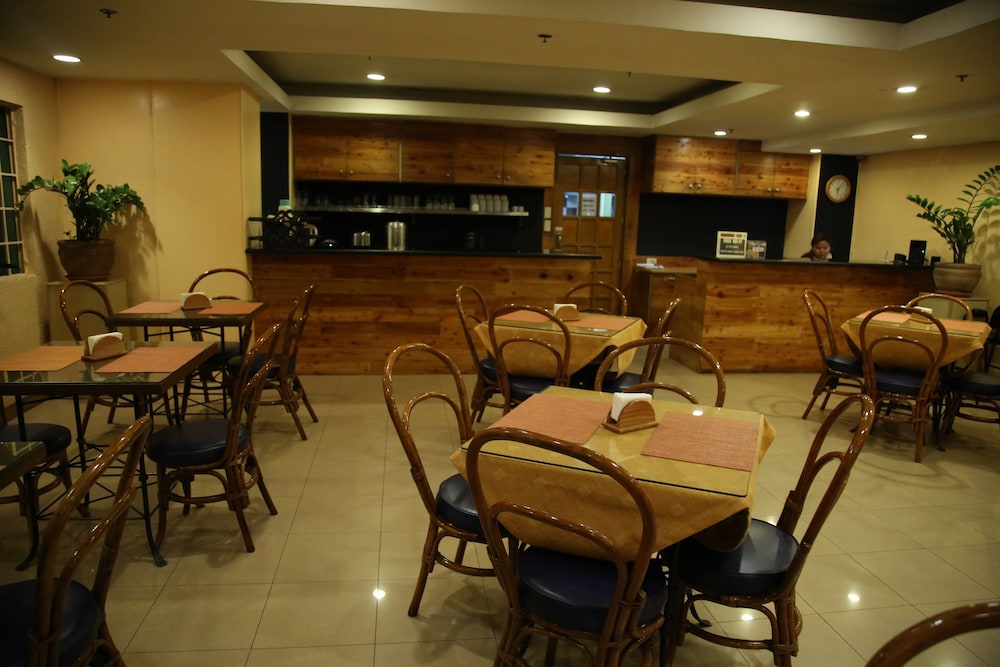 Nichols Airport Hotel 41/61