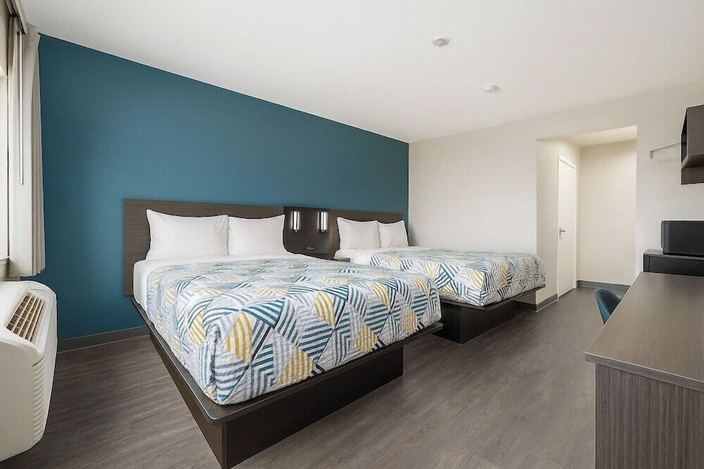 Standard, 2 Double Beds