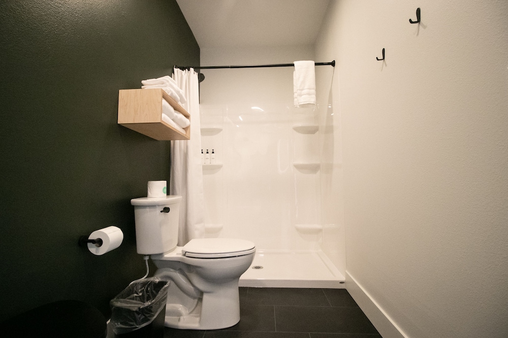 LOGE Leavenworth Downtown 47/50