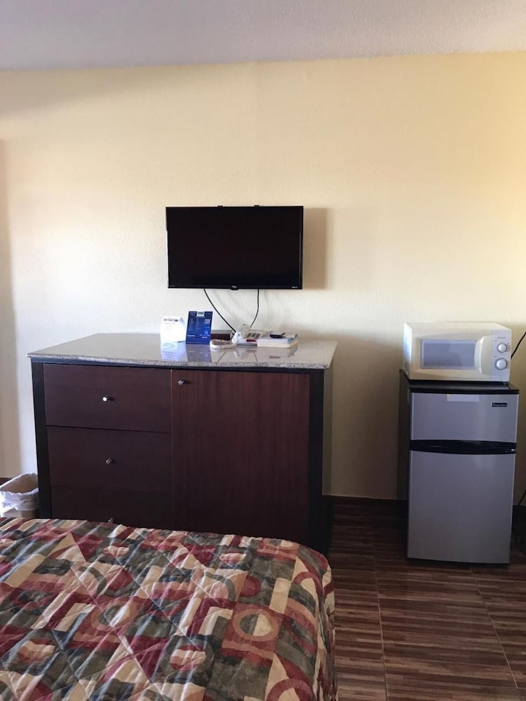 Scottish Inns & Suites 16/46