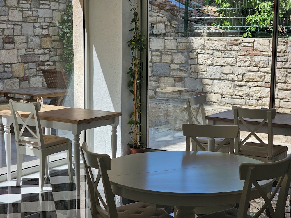 Kugu Urla Otel 35/50