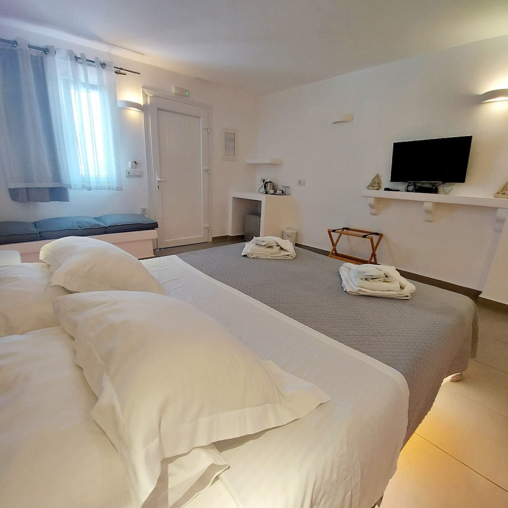 Ambience Suites 13/72