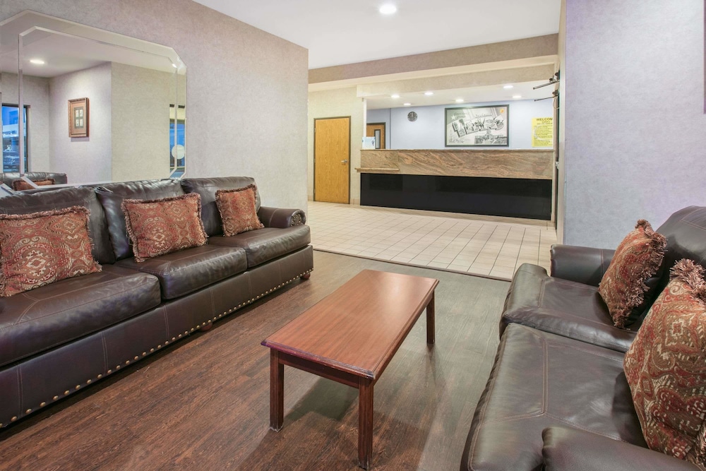 Super 8 by Wyndham Garland North Dallas Area 25/29