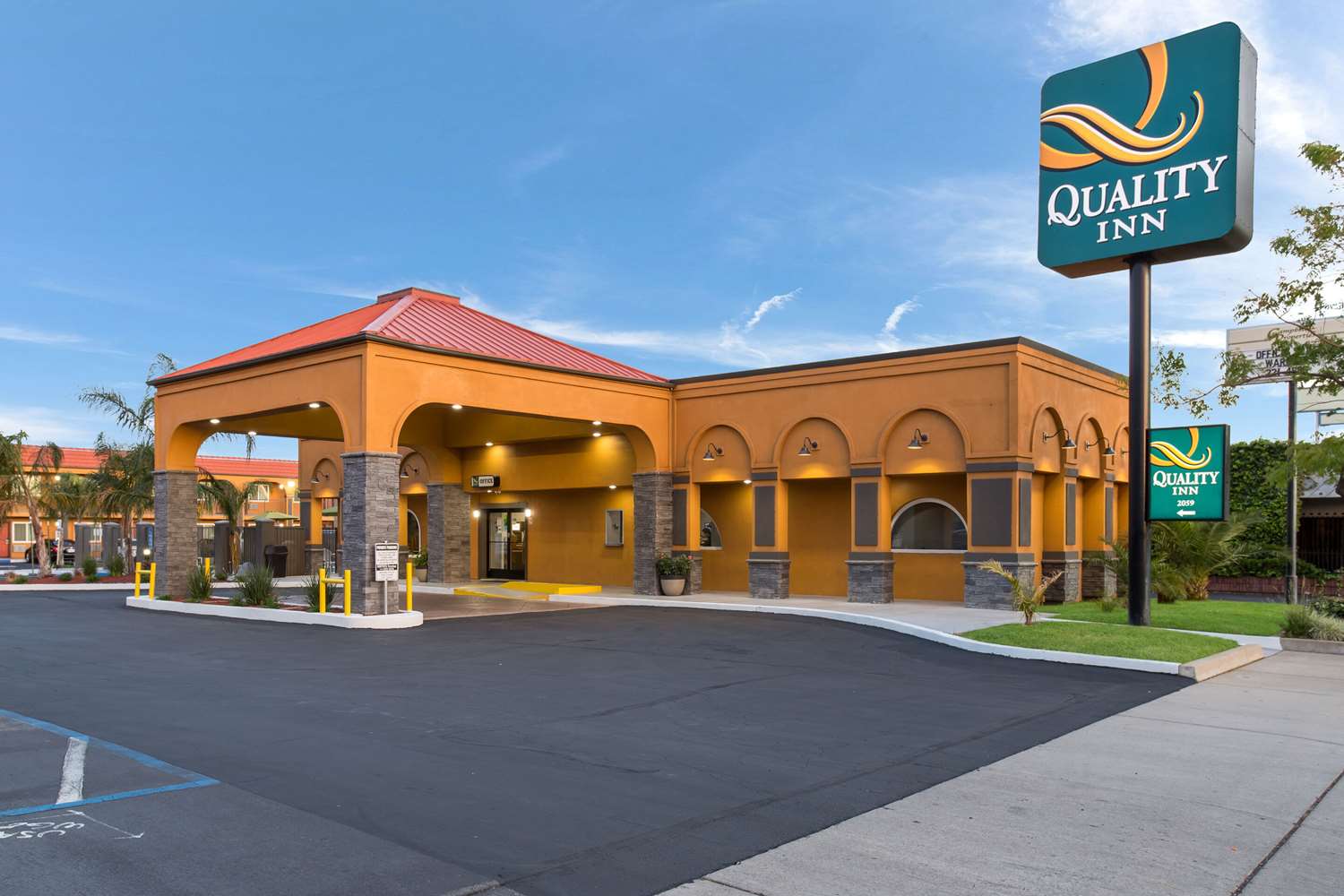 Quality Inn Redding Near I-5 50/51
