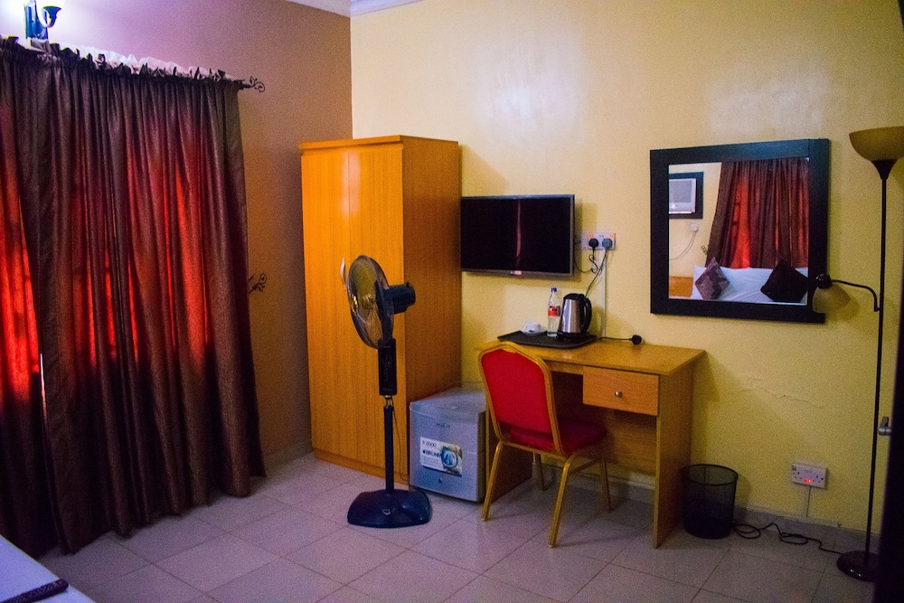 Esporta Suites (Agindingbi) 2/32
