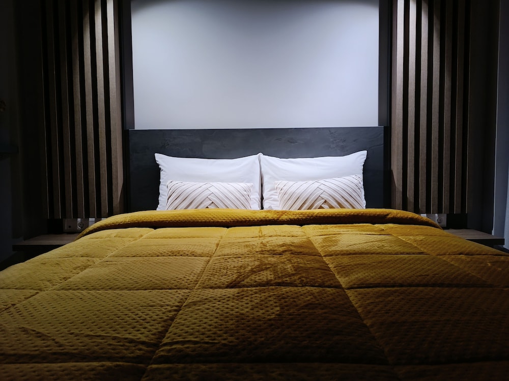 غرفة قياسية بسريرين منفصلين بشرفة، Elizabeth Queen Luxury Rooms 6/10