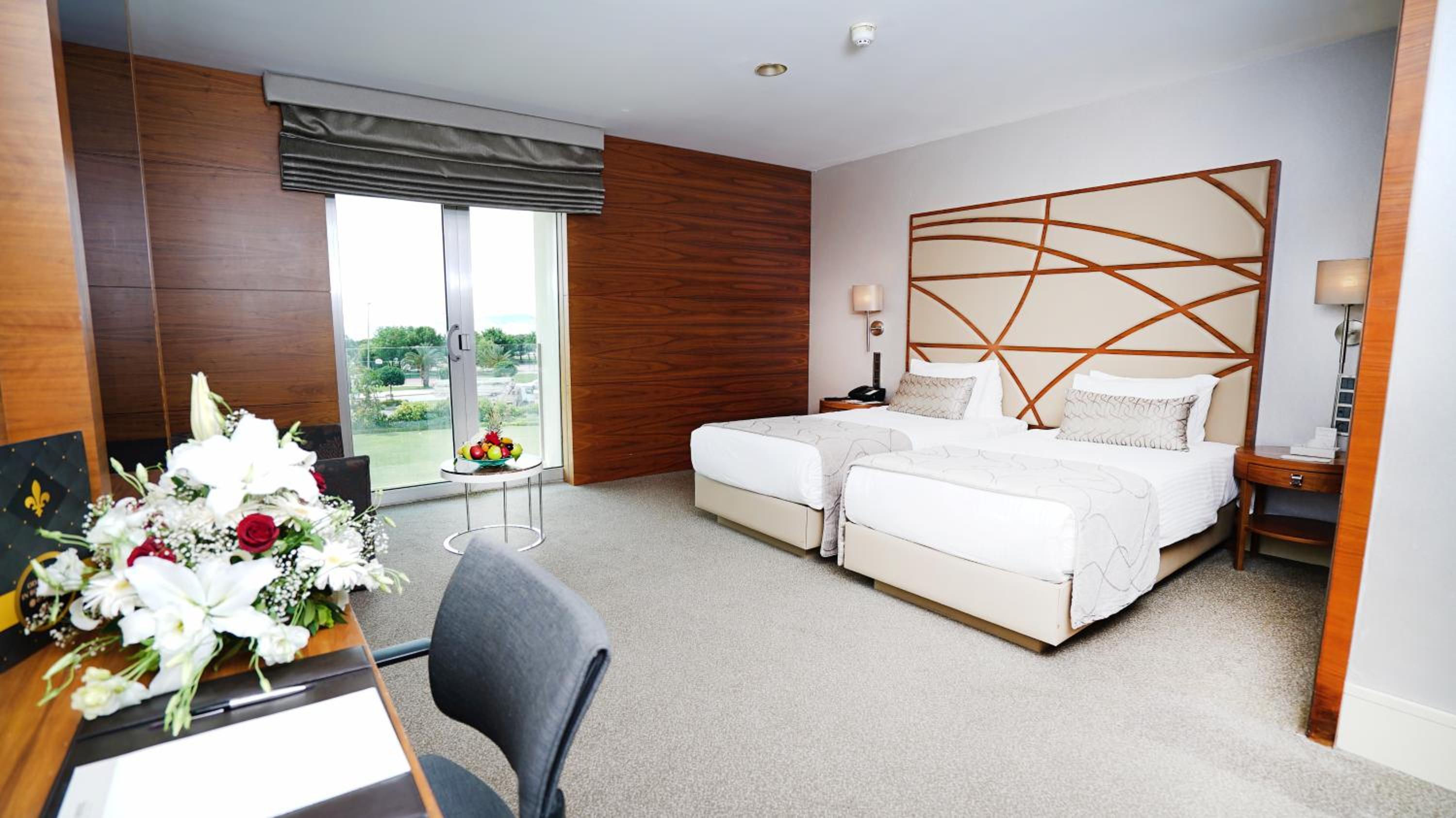 DELUXE, TWIN BEDS, SEA VIEW