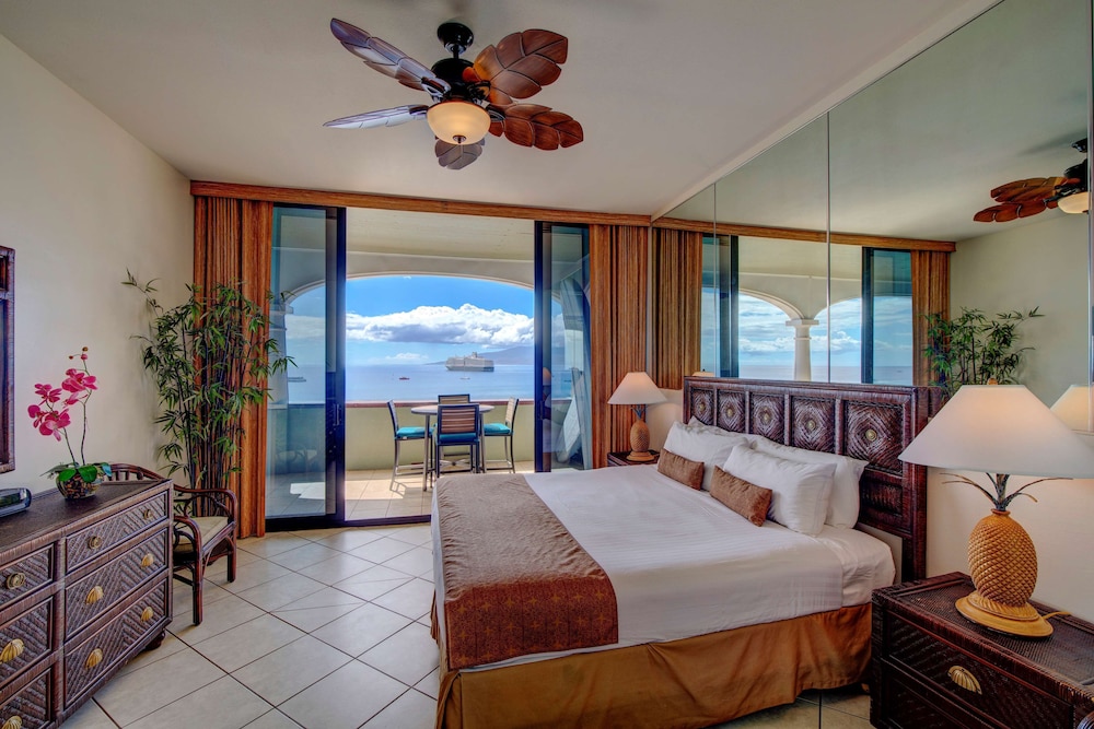 Lahaina Shores Beach Resort 35/57