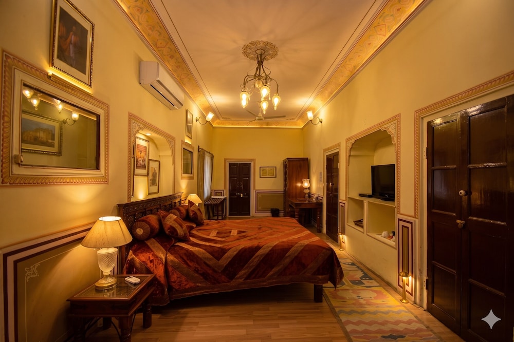 HARI MAHAL PALACE 25/40
