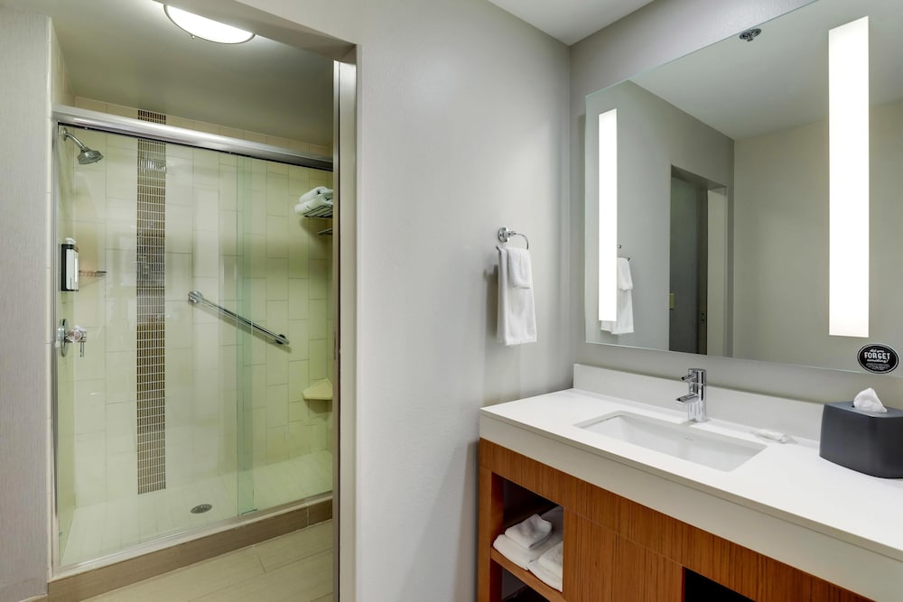 Hyatt Place St. Louis/Chesterfield 70/70