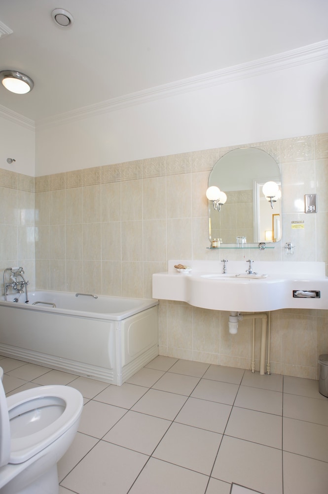 Sefton Hotel 48/50
