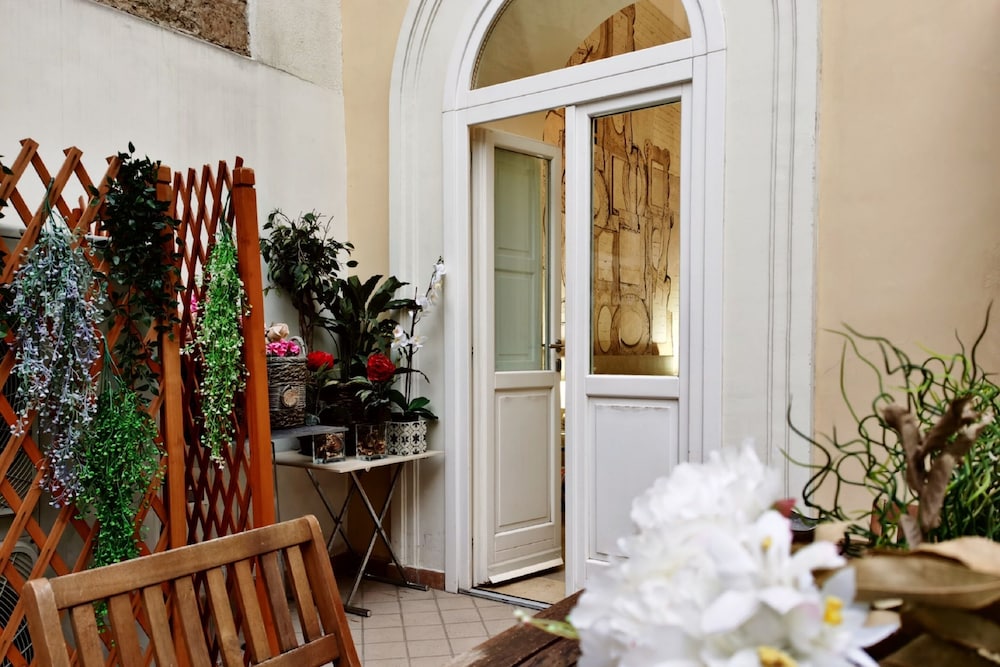 Titti Artistic B&B 3/45