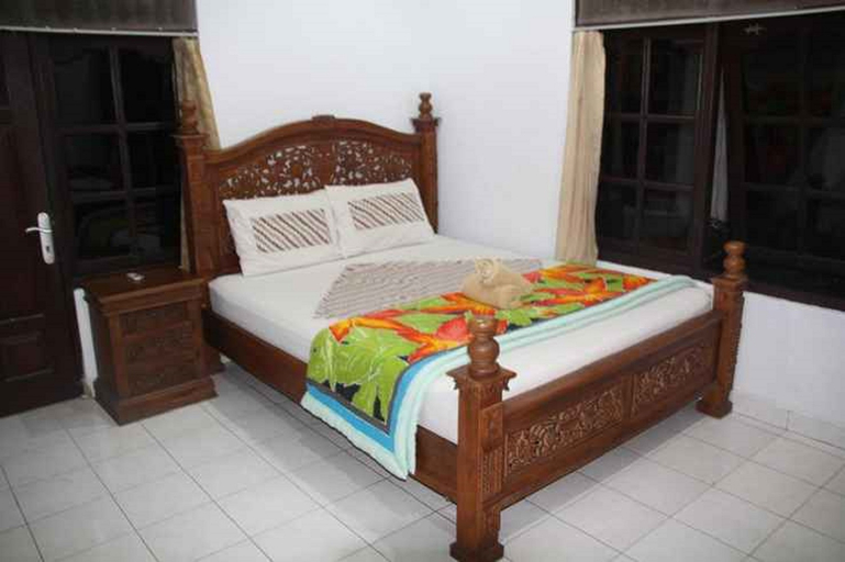 Room, with Fan