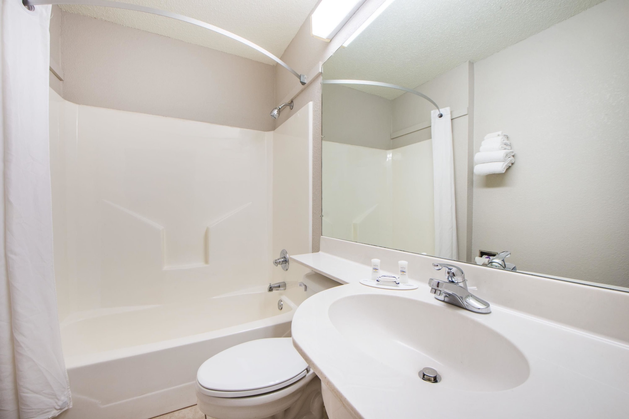 غرفة بسريرين كوين، Microtel Inn & Suites by Wyndham Claremore 4/4