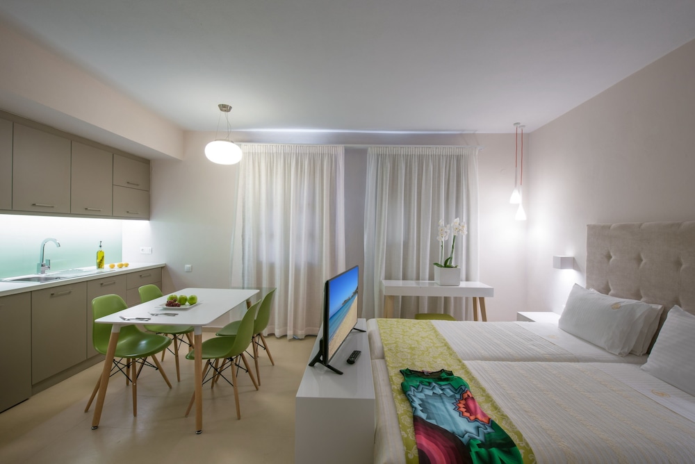 Petra Beach Hotel 18/68