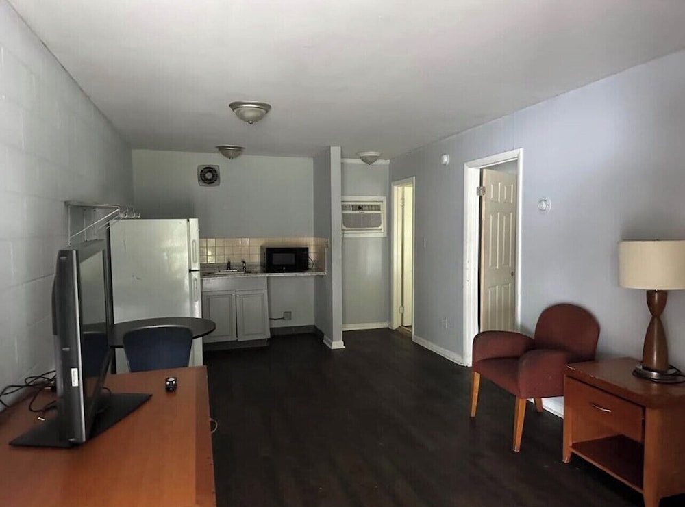Birchwood Suites 34/50