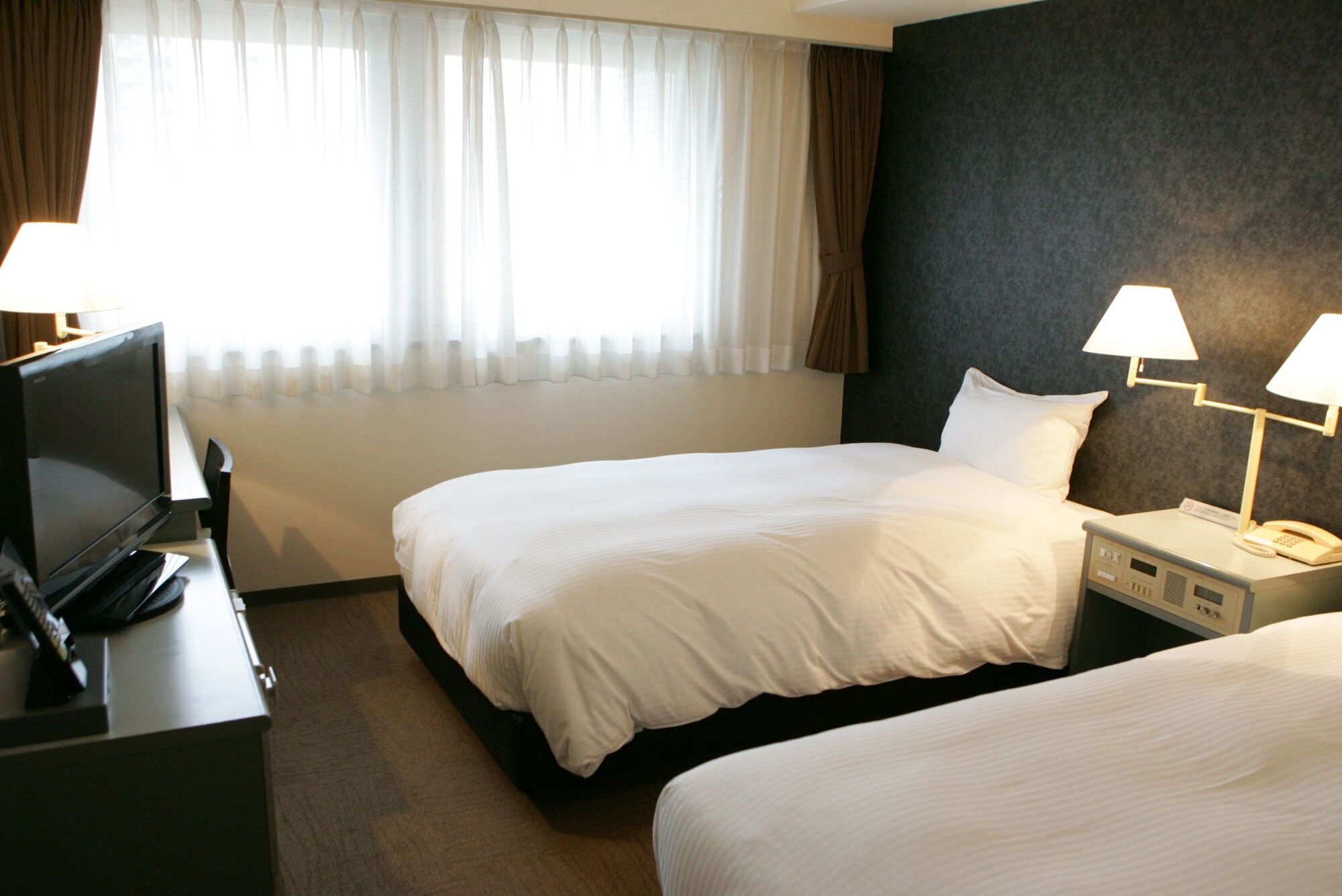 ECONOMY, TWIN BEDS, SMOKING