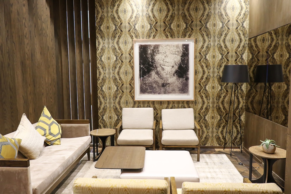Mayfair Hotel 12/47