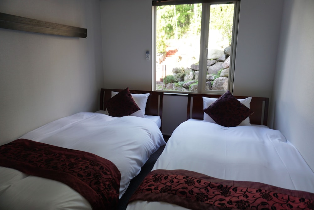 2 BEDROOMS, APARTMENT