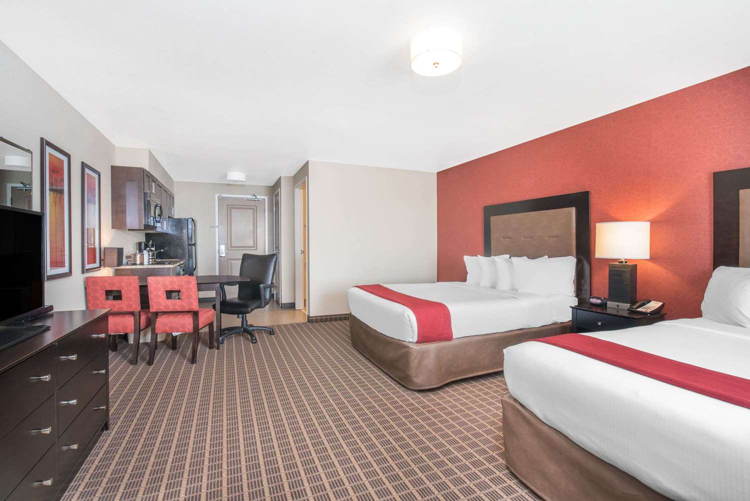 Hawthorn Suites By Wyndham Dickinson 24/58