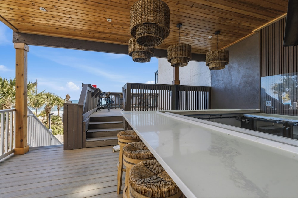 Grande Beach Resort 24/51