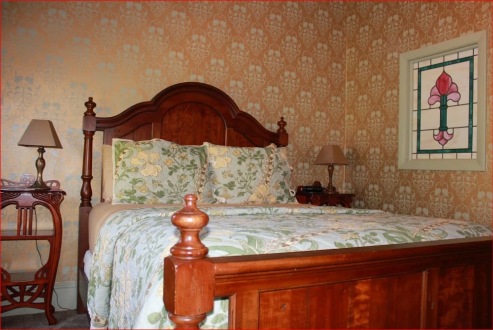 Holbrook House Bed and Breakfast- Bar Harbor ME 3/50
