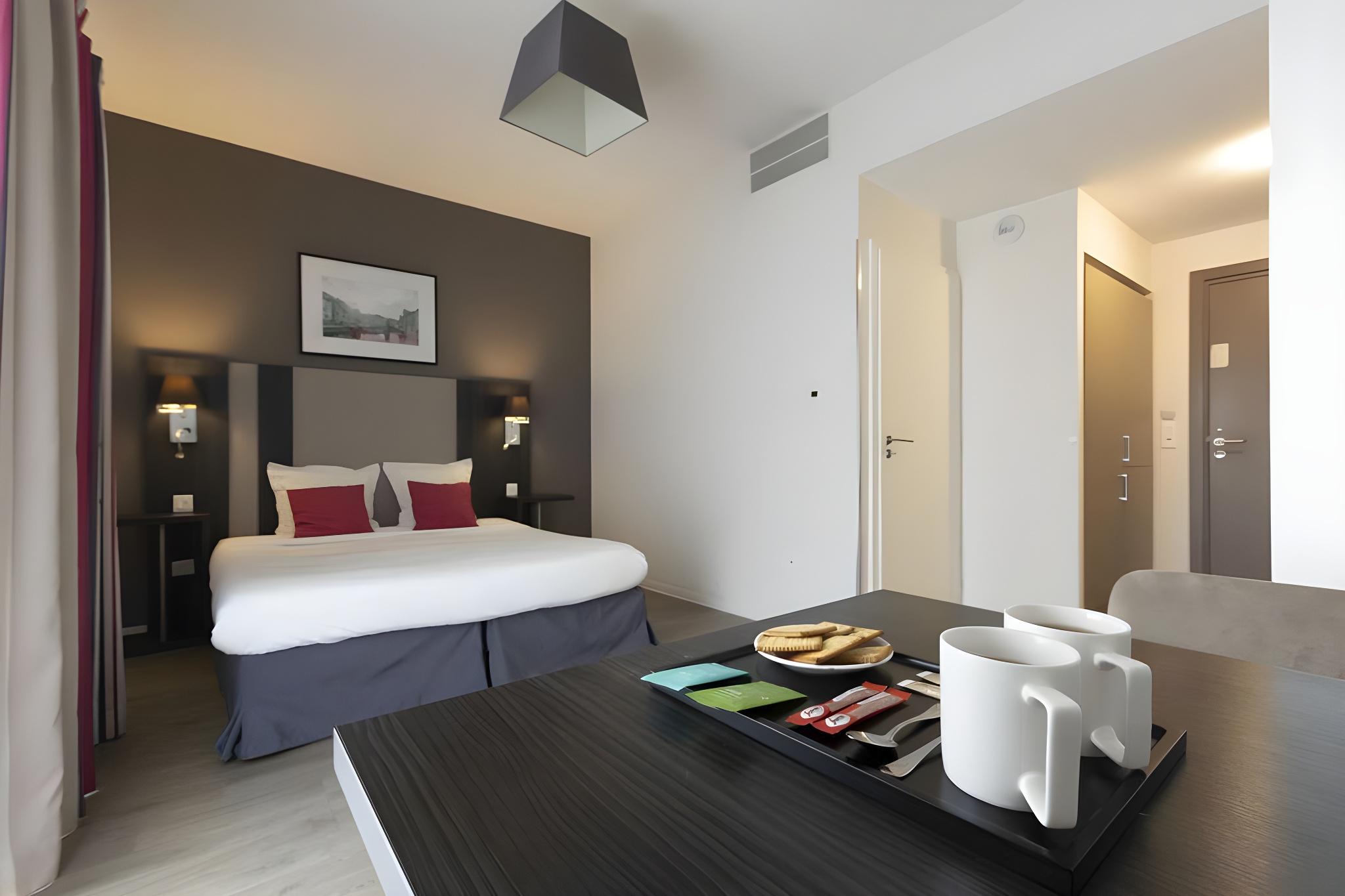 Studio, Queen and Twin Beds