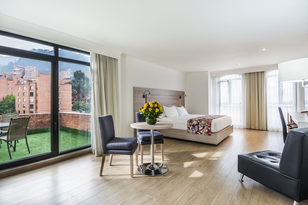 Hotel Rosales Plaza 31/61