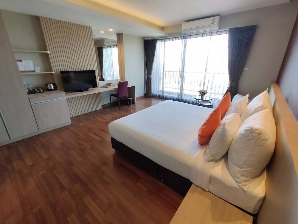 Ton Aoi Grand Hotel 5/46