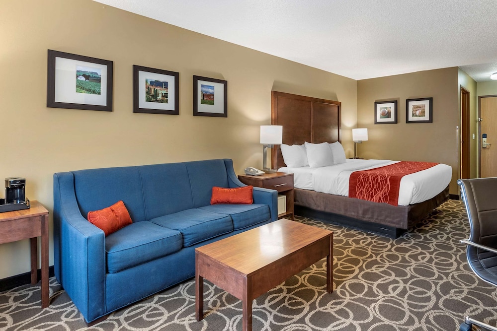 Comfort Inn Dyersville Near Field of Dreams 10/22