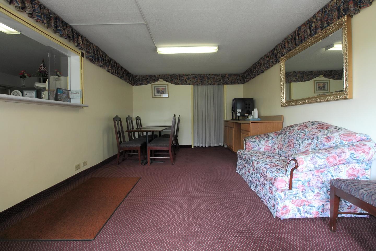 Americas Best Value Inn Wilson 7/23