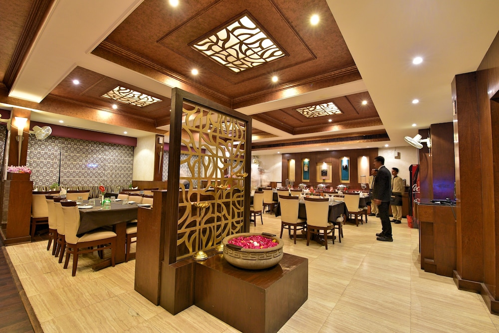 HOTEL SURYA ROYAL 33/41