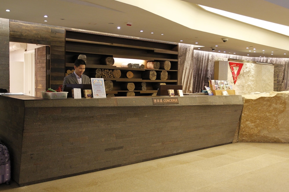 The Salisbury YMCA of Hong Kong 8/33